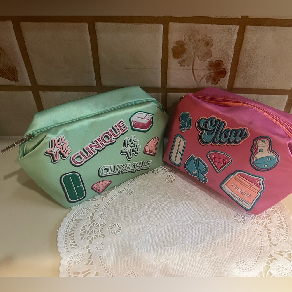 Clinique 🌸 Makeup Bags Set of 2
